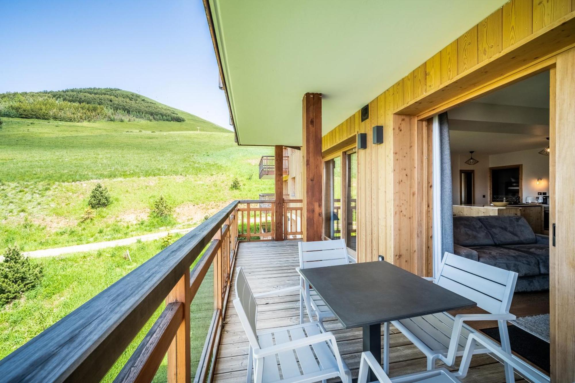 Residence Hameau De Clotaire Alpe D'Huez - By Emerald Stay Экстерьер фото