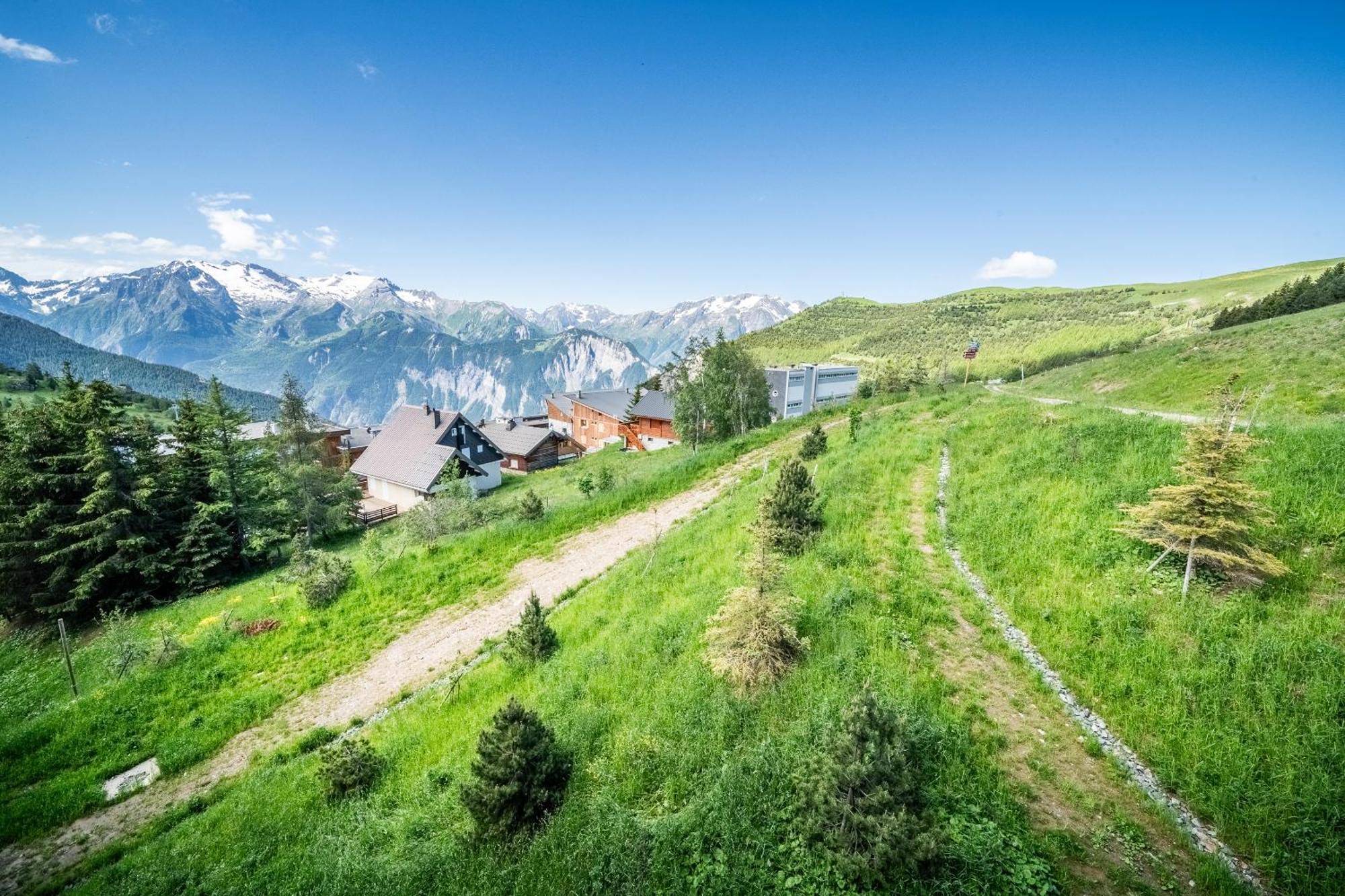 Residence Hameau De Clotaire Alpe D'Huez - By Emerald Stay Экстерьер фото